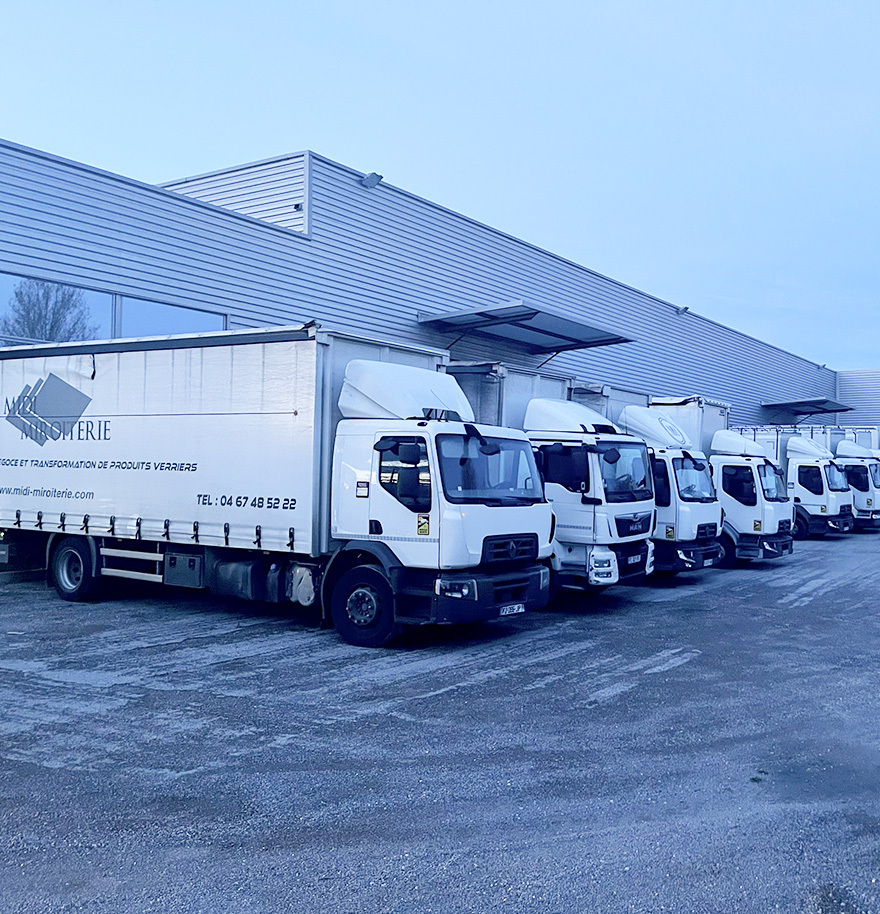 Midi Miroiterie fabricant de vitrage feuilleté offre une logistique maîtrisée pour renforcer la proximité